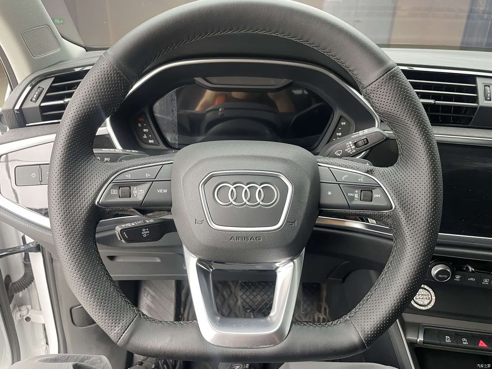 Audi Q3, 2023 18