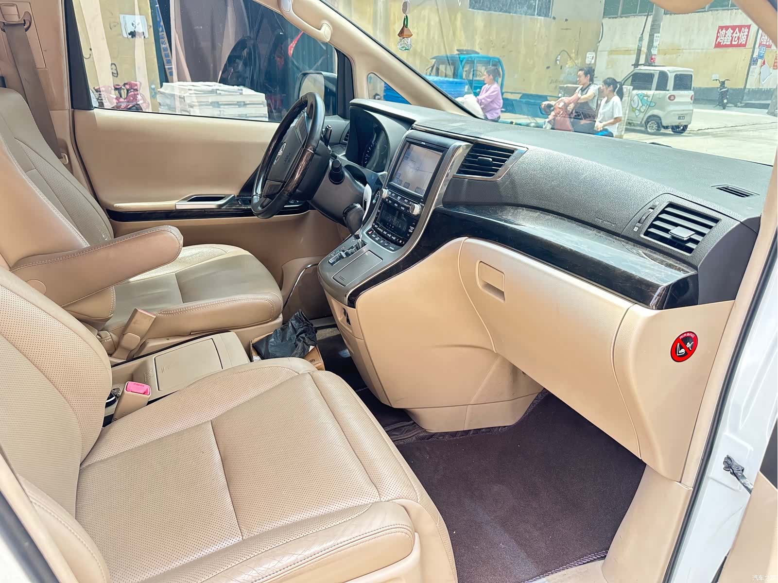 Toyota Alphard, 2013 6