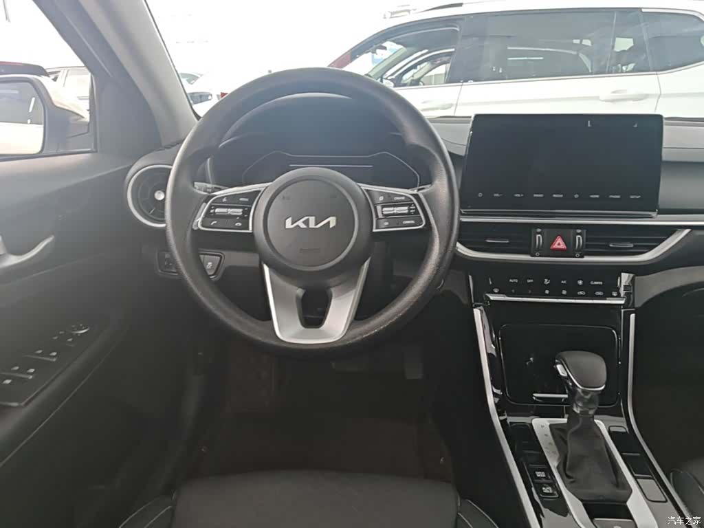 Kia K3, 2022 7