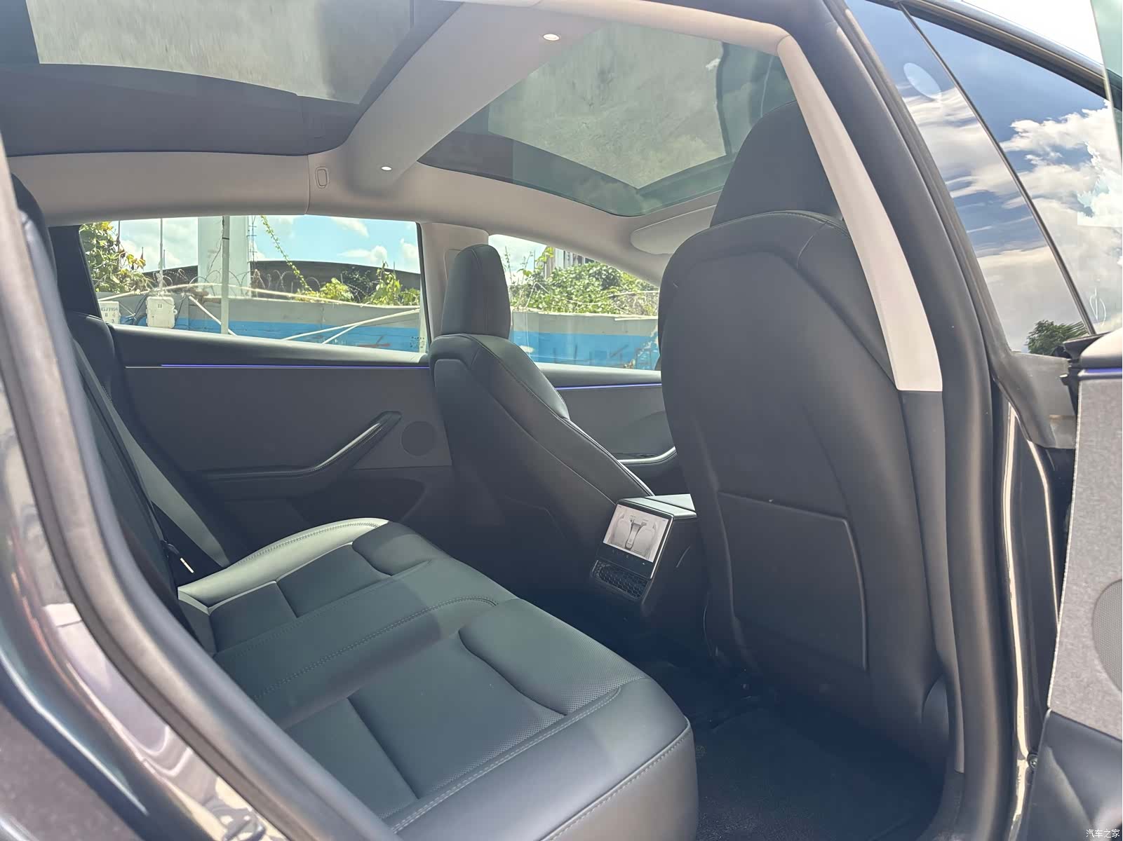 Tesla Model 3, 2025 6