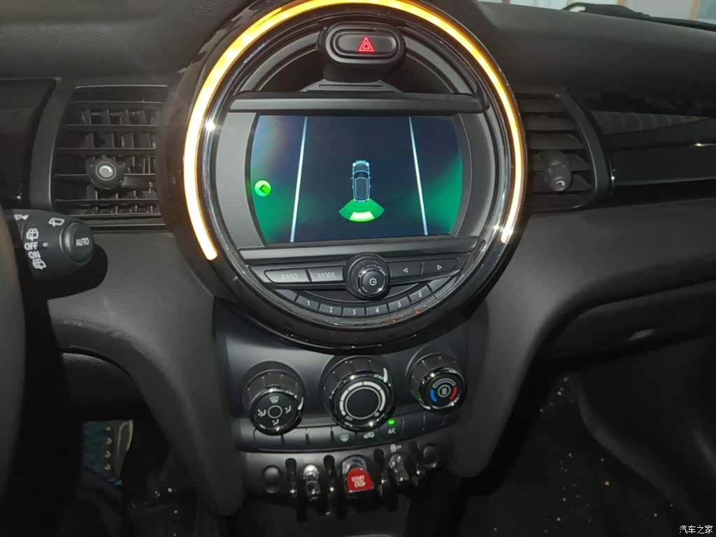 Mini ONE, 2019 6