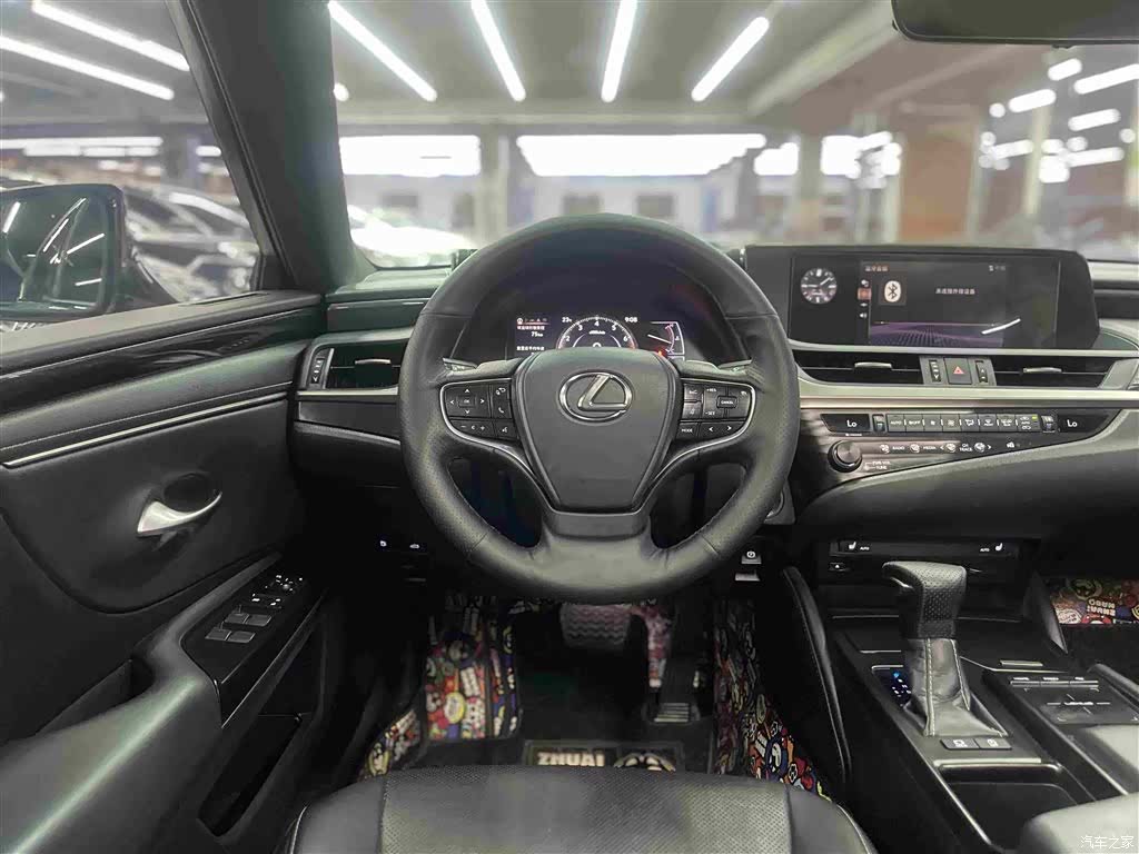 Lexus ES, 2019 16