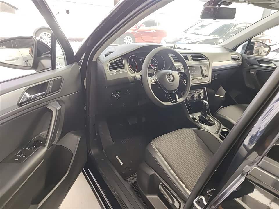 Volkswagen Tiguan L
