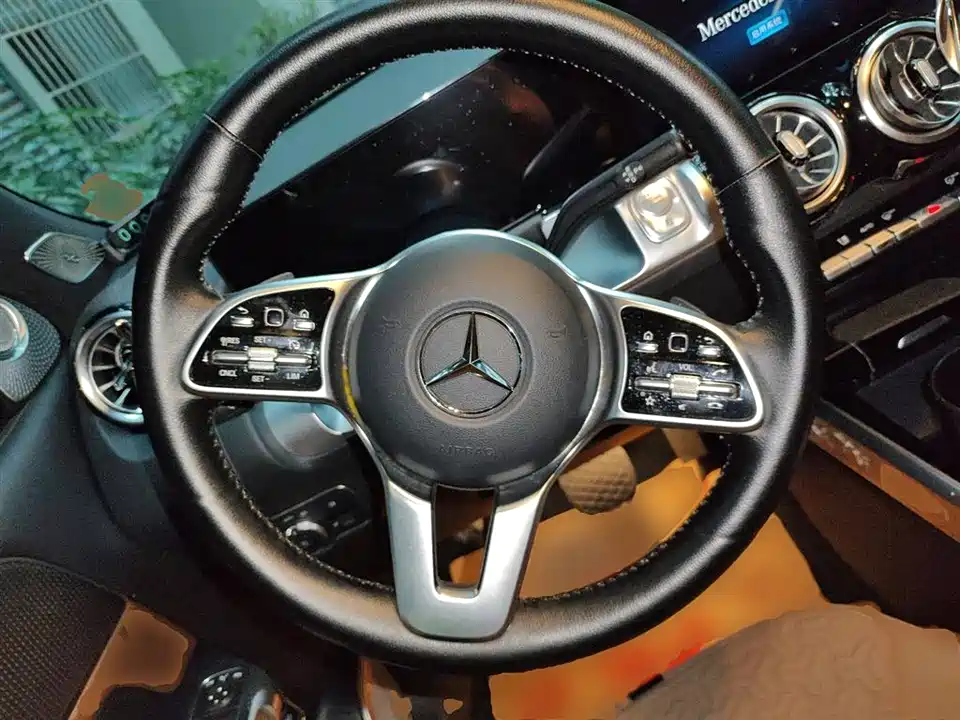Mercedes-Benz GLB