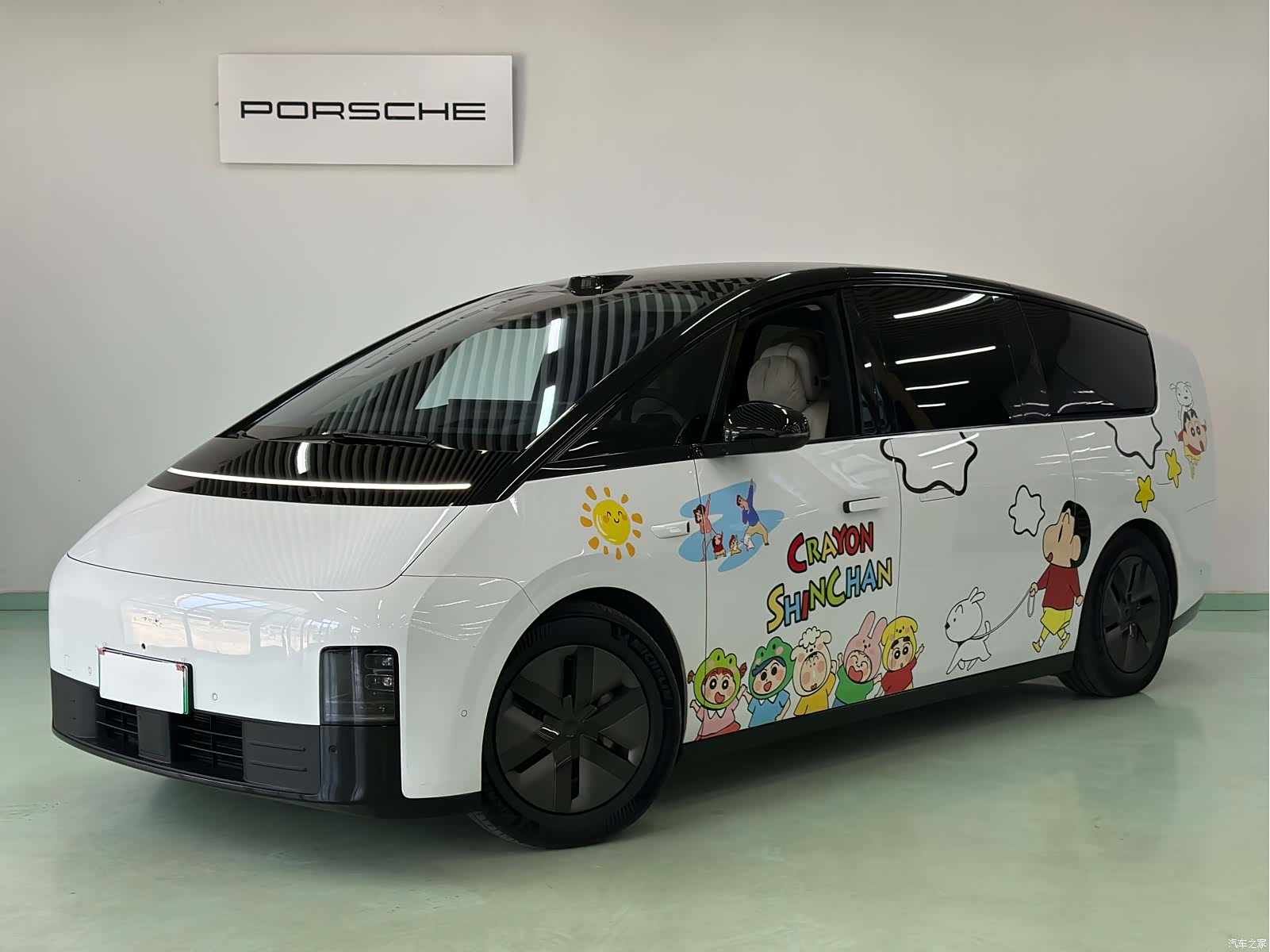 Li Auto MEGA, 2025 1