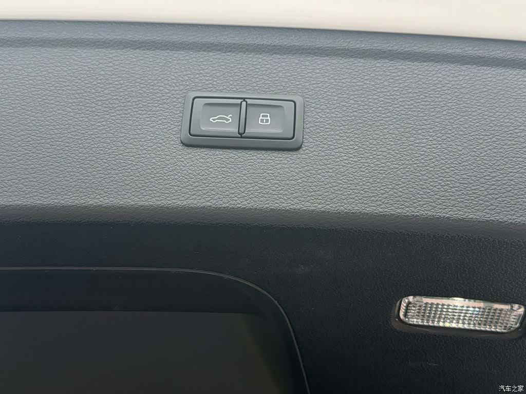 Audi Q5L, 2022 14