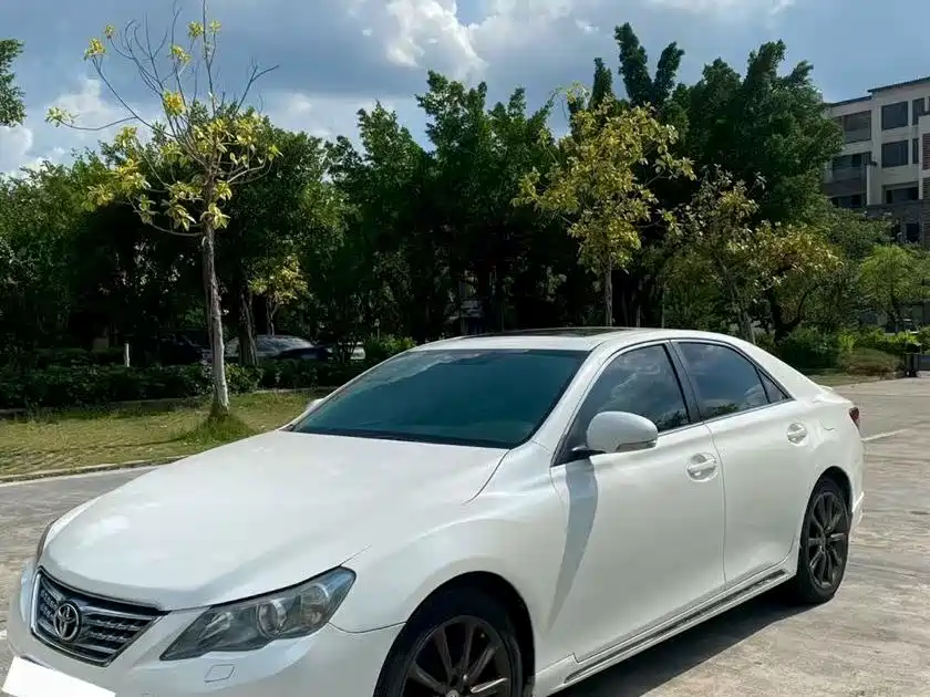 Toyota Reiz