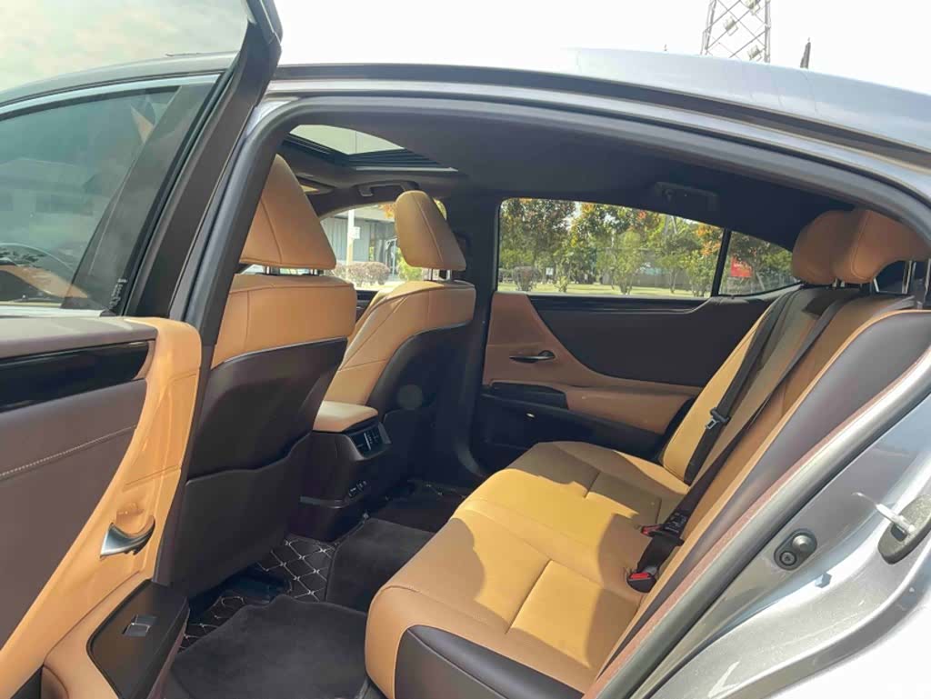 Lexus ES, 2021 15