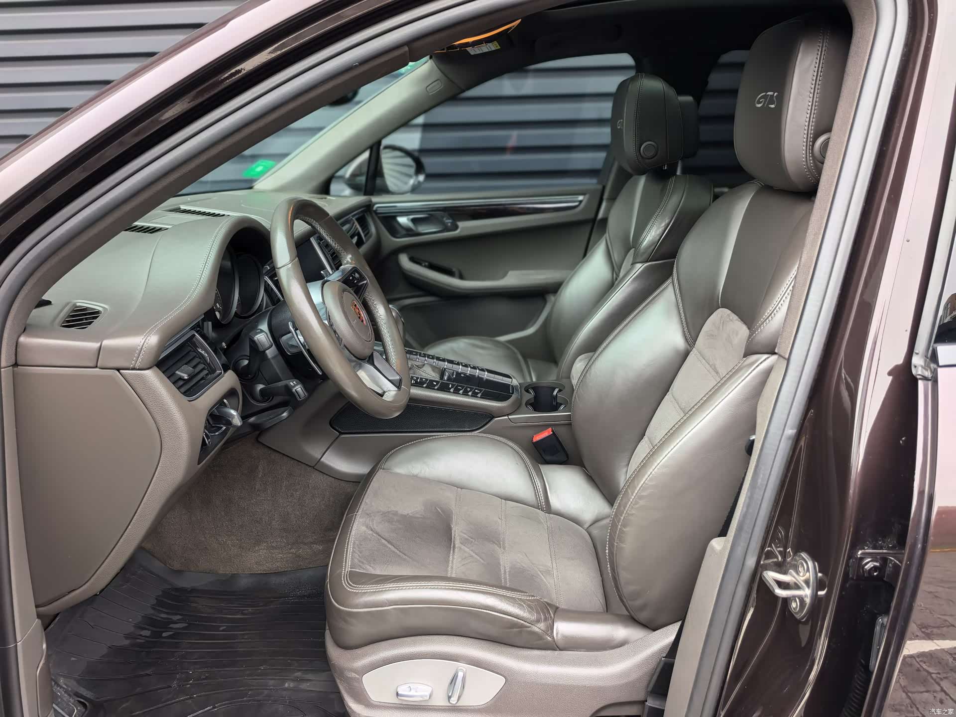 Porsche Macan, 2016 10