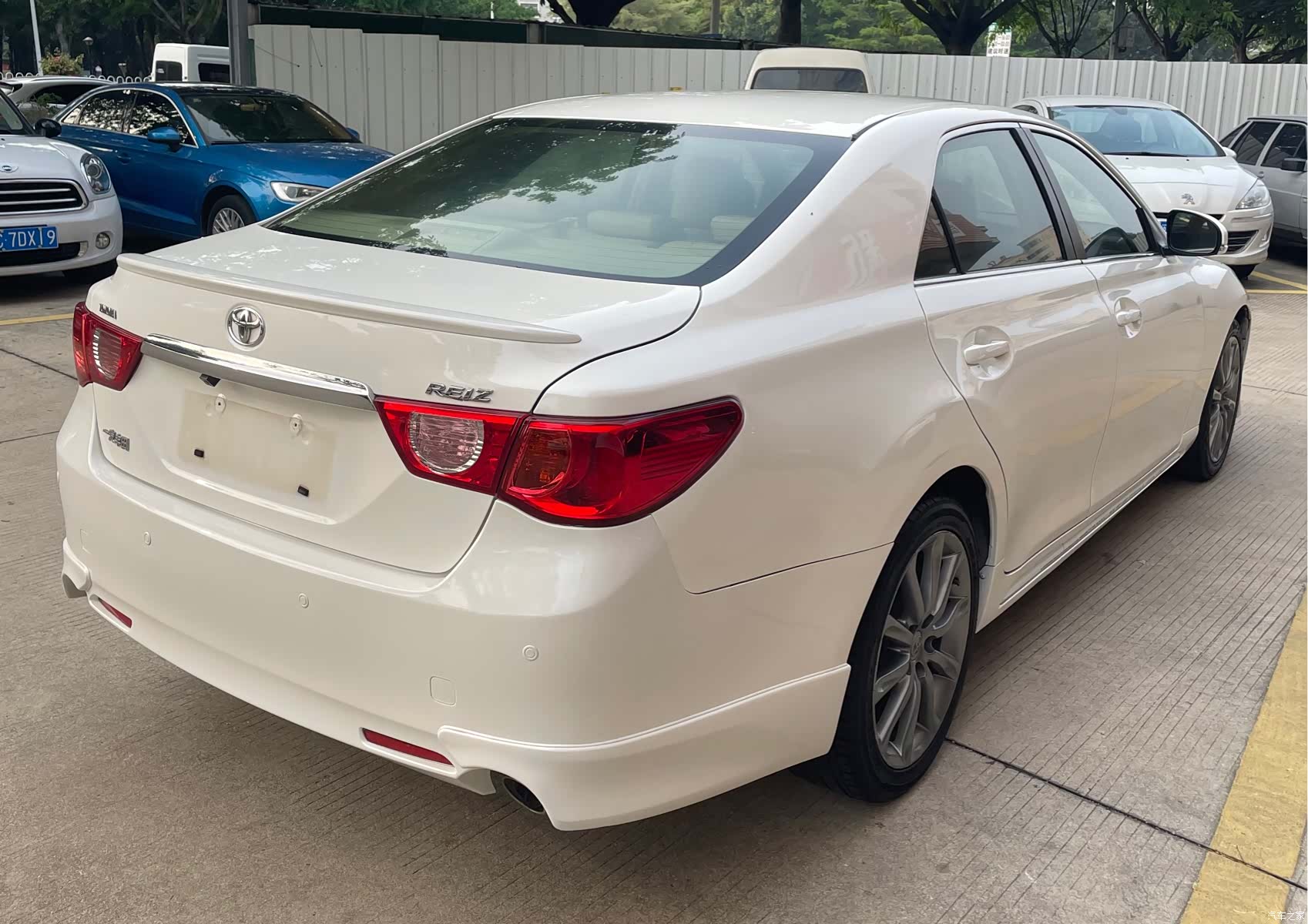 Toyota 2.5V, 2013 4