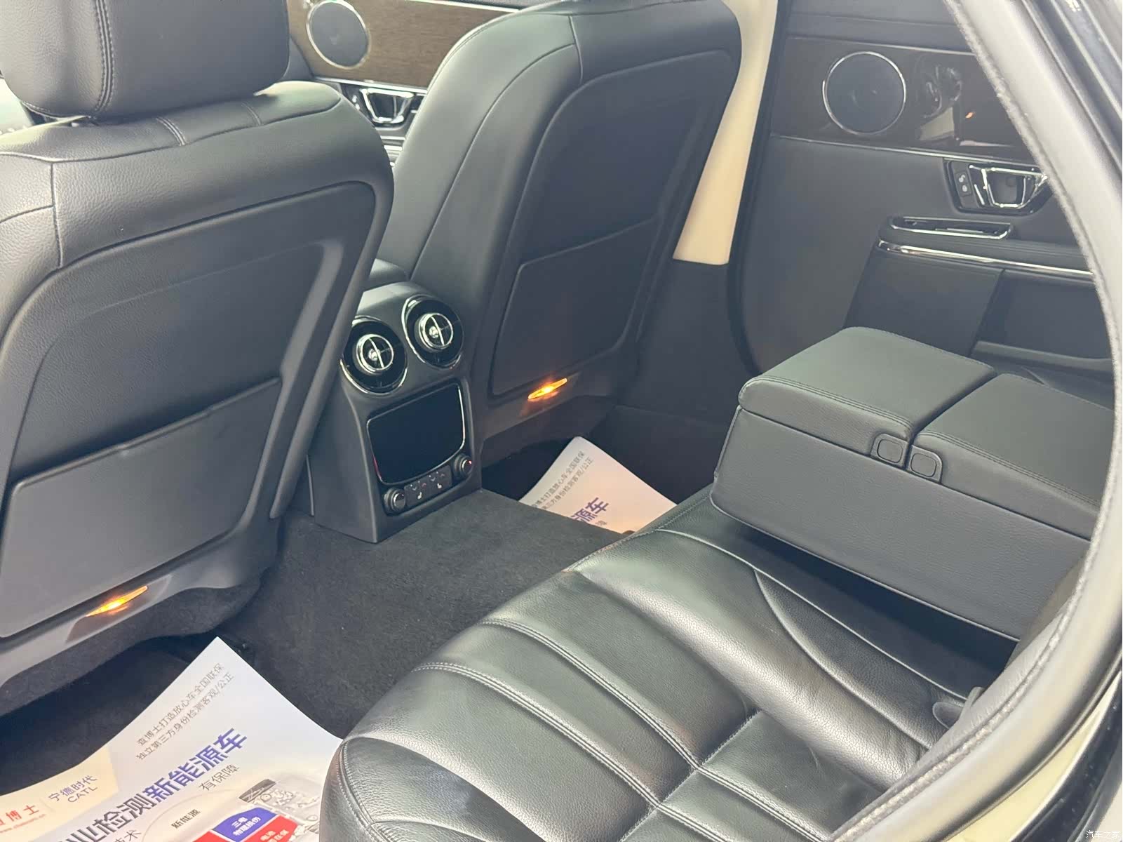Jaguar XJ, 2019 14