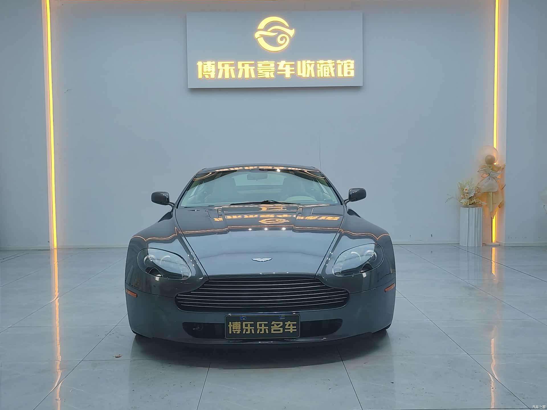 Aston Martin Vantage, 2010 2