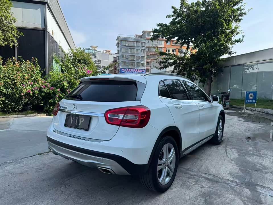 Mercedes-Benz GLA