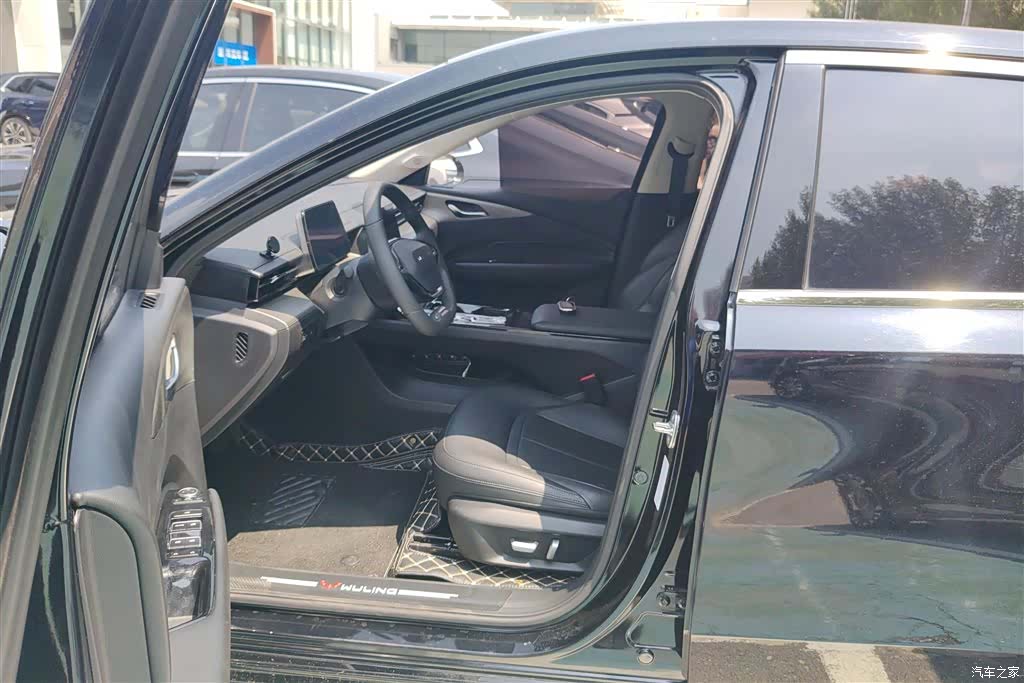 Wuling Starlight, 2025 9