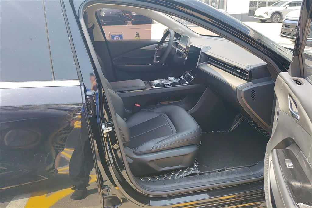 Wuling Starlight, 2025 8