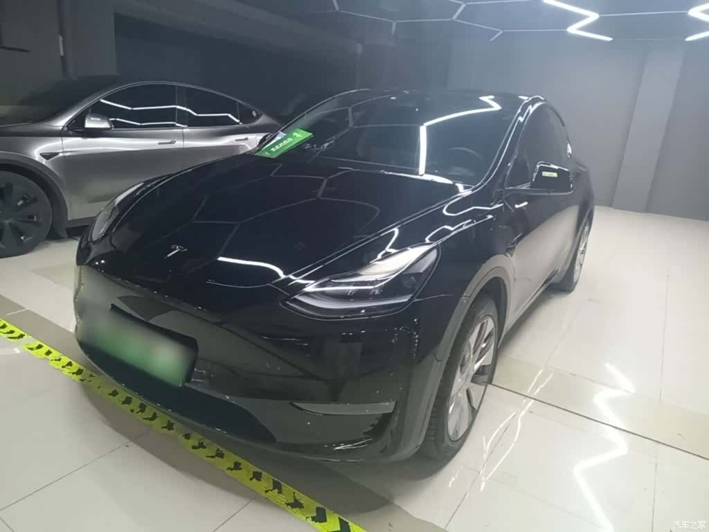 Tesla Model Y, 2023 2