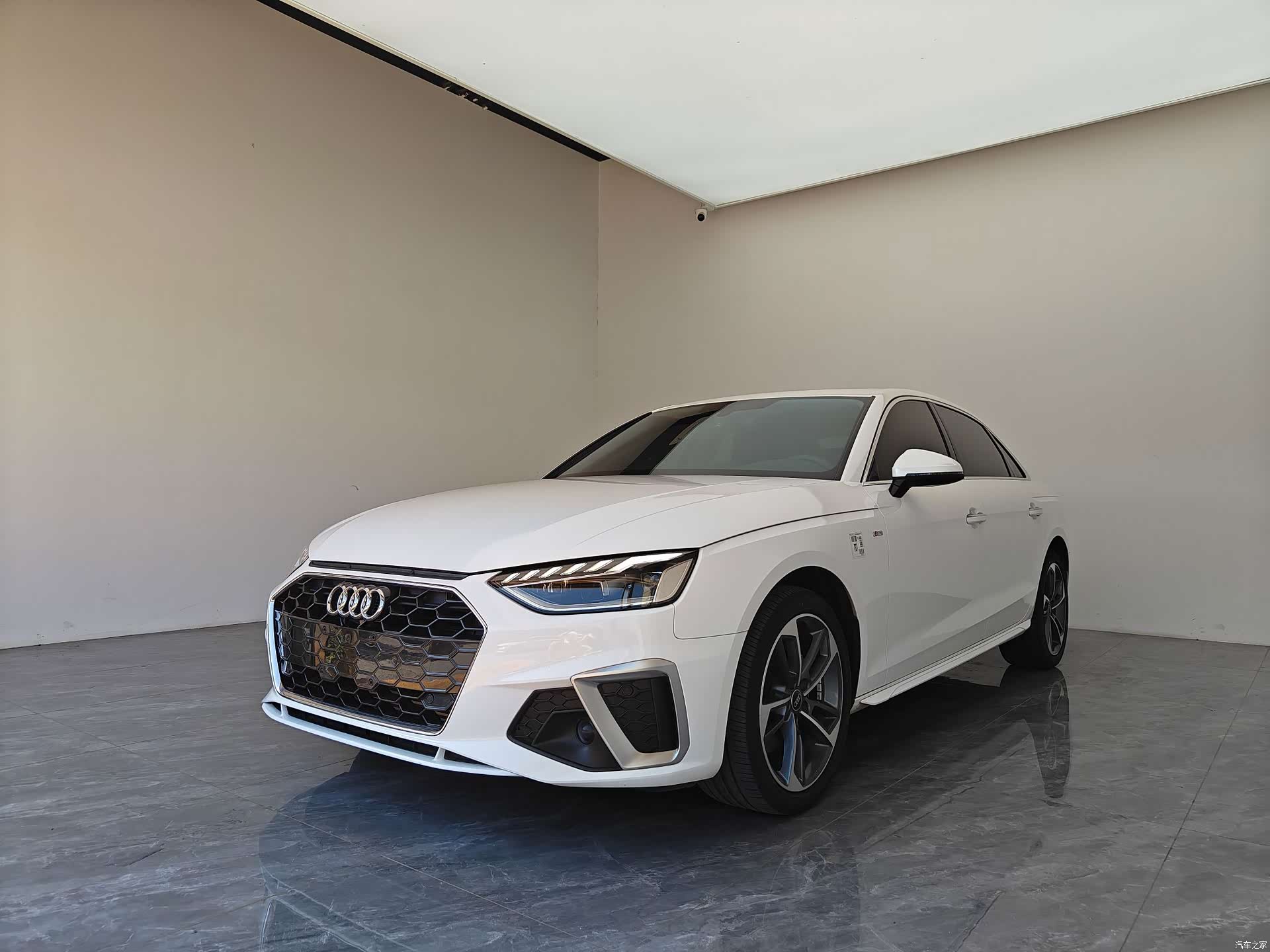 Audi A4L, 2022 1