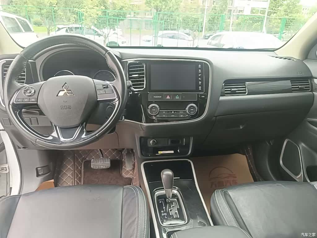 Mitsubishi Outlander, 2019 13