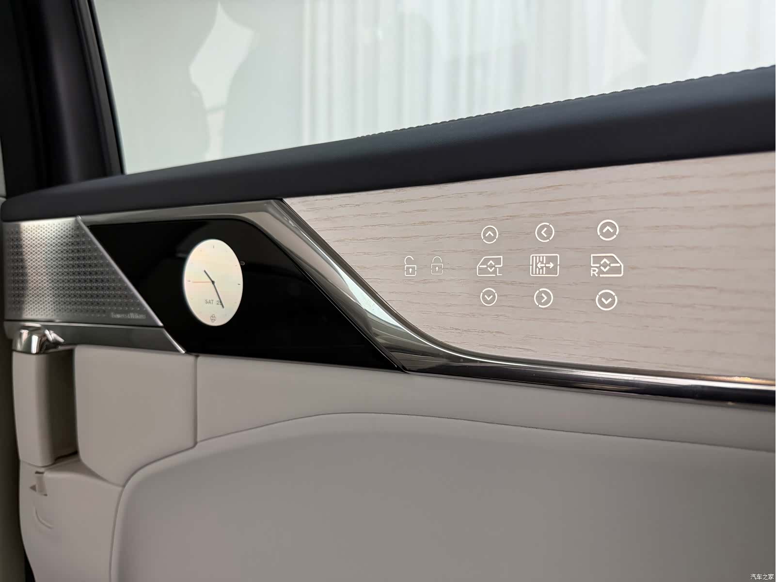 Volvo EM90, 2024 9