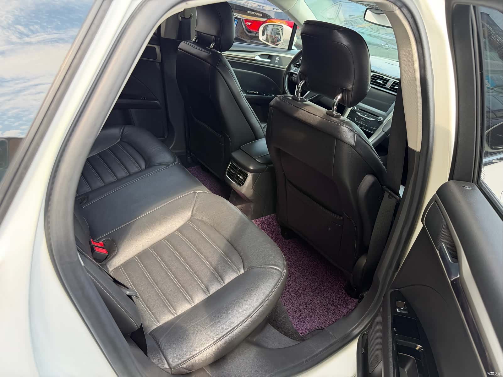 Ford Mondeo, 2013 12