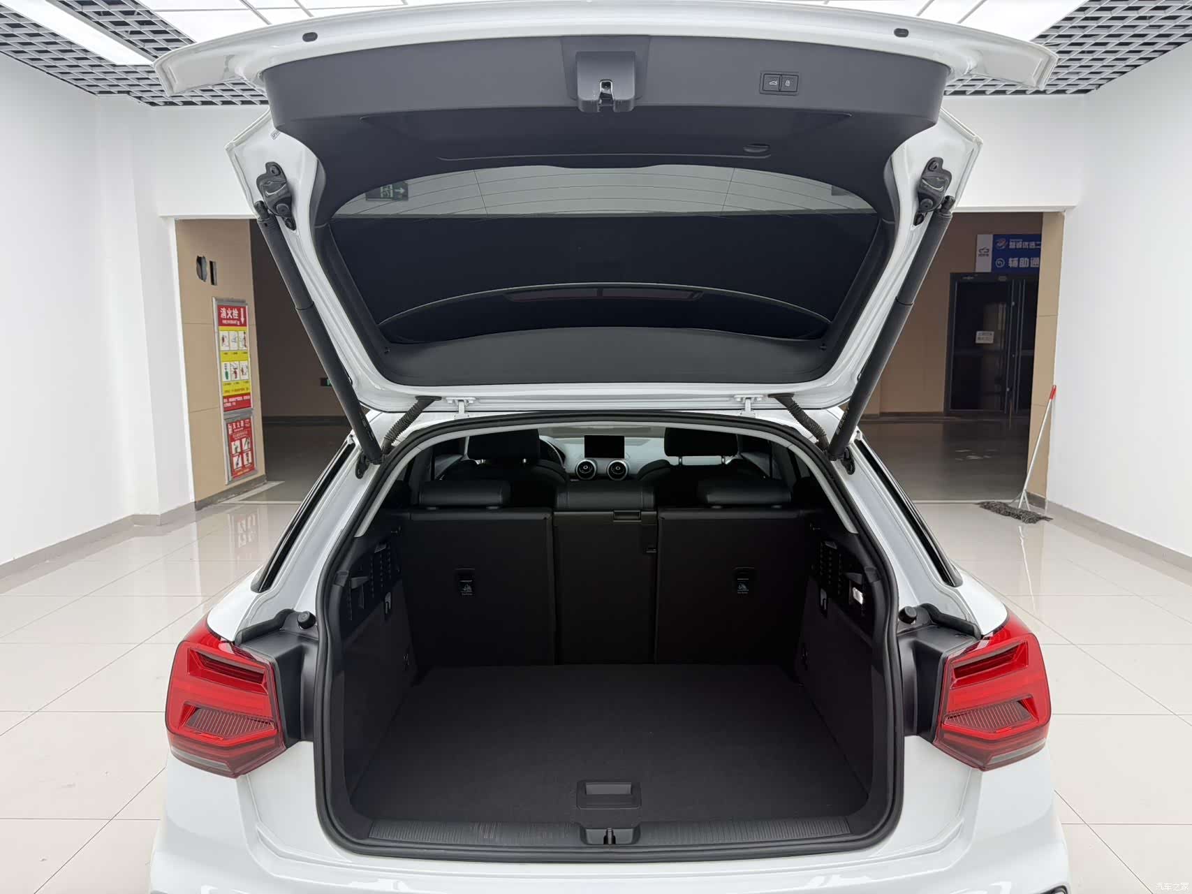 Audi Q2L, 2022 17