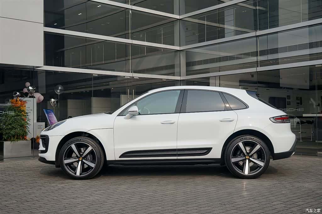 Porsche Macan, 2025 2