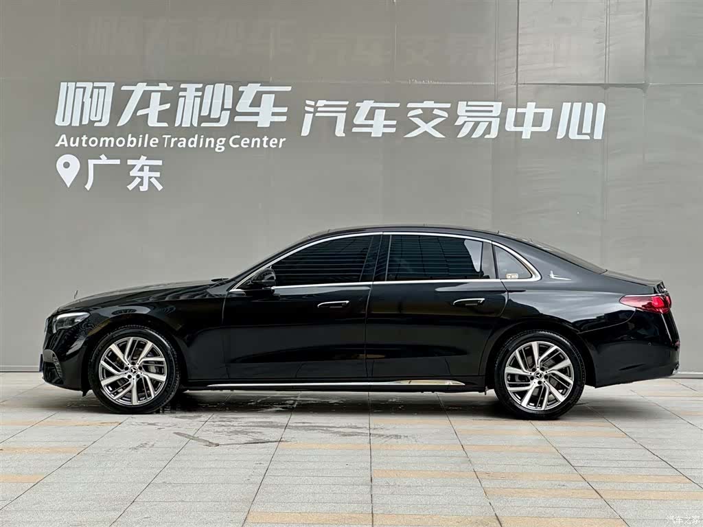 Mercedes-Benz E-Class, 2025 4