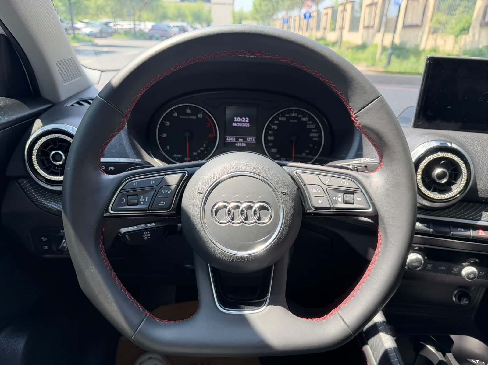 Audi Q2L, 2022 13