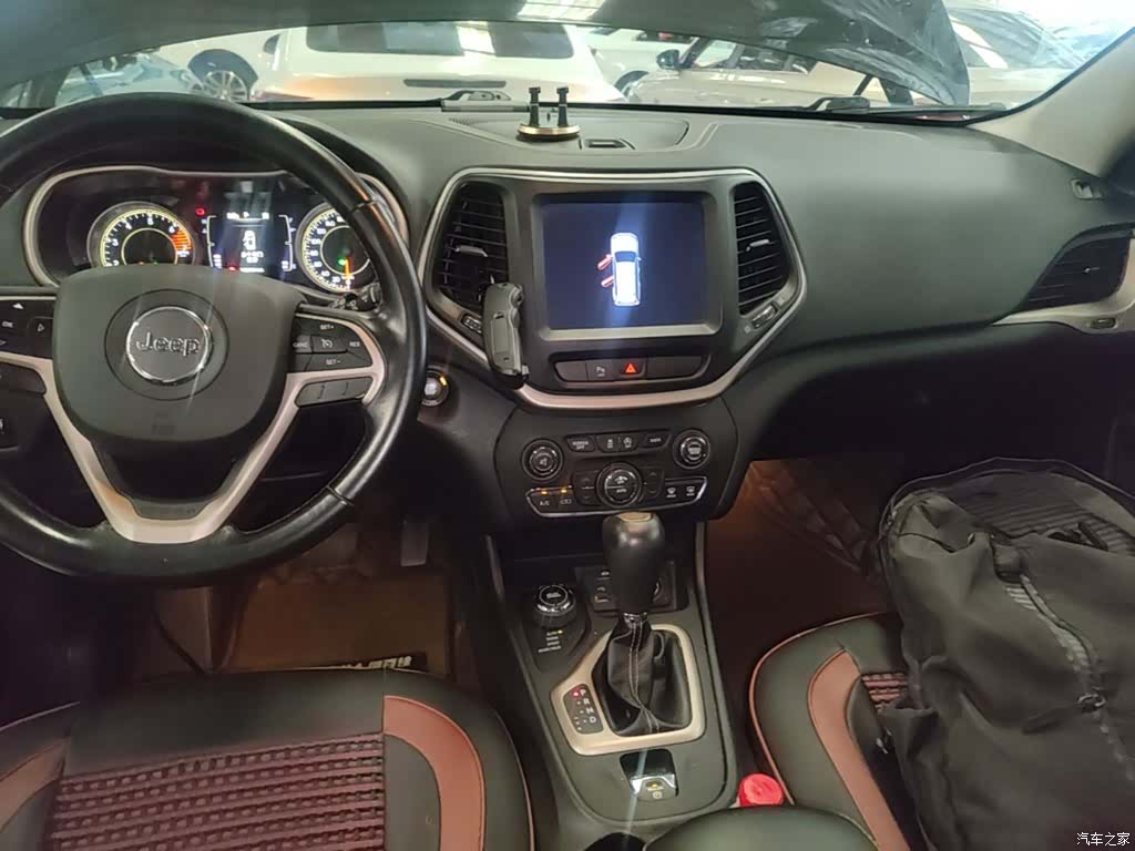 Jeep Cherokee, 2018 13