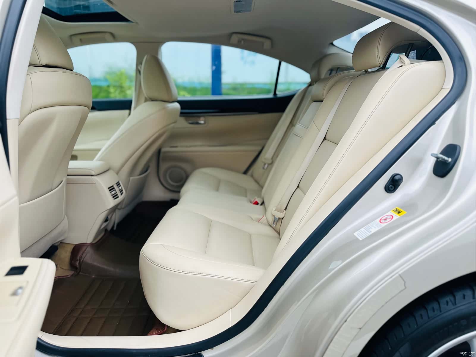 Lexus ES, 2014 8