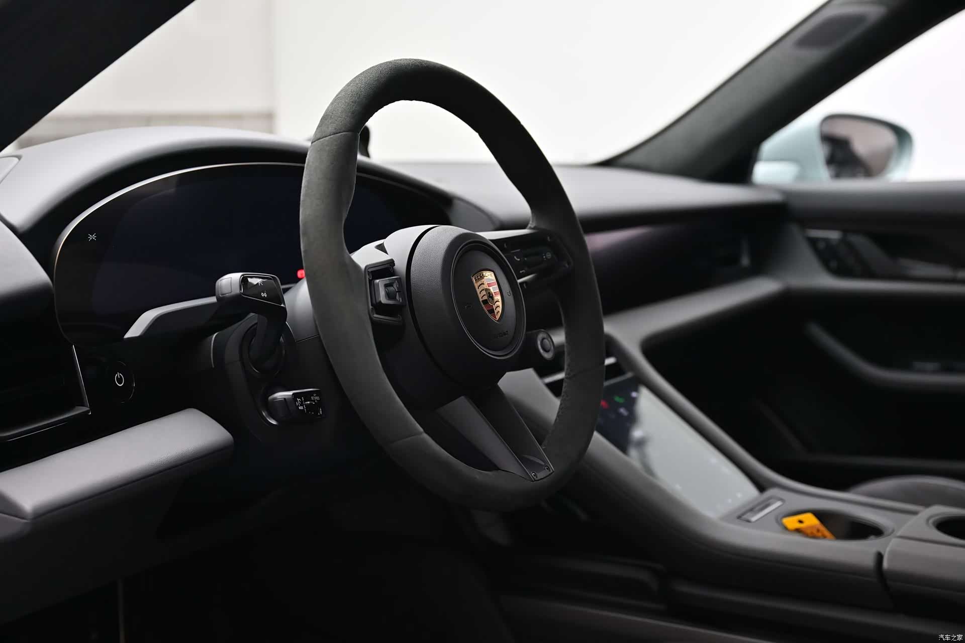 Porsche Taycan, 2025 8