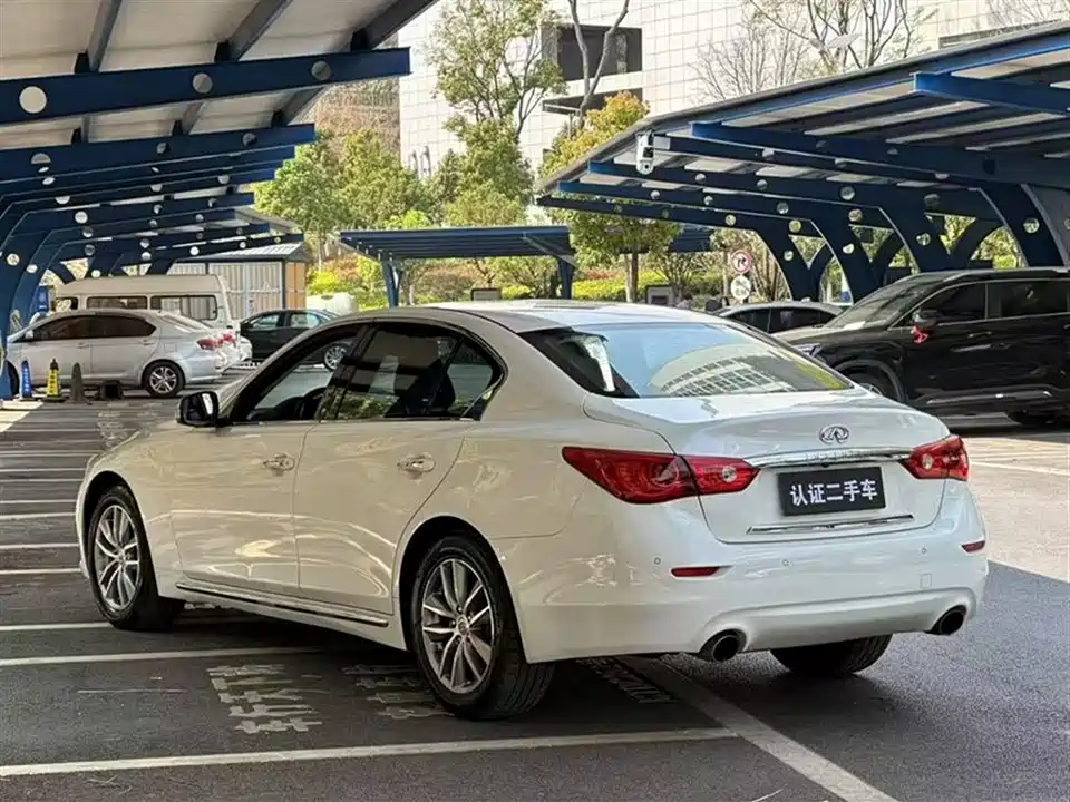 Infiniti Q50L