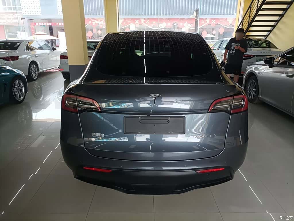 Tesla Model Y, 2023 6