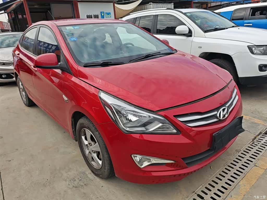 Hyundai GLS, 2015 4