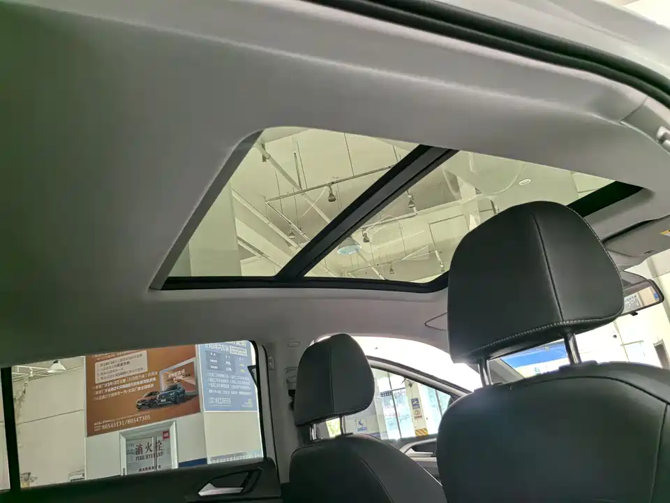 Volkswagen Exploring the shadow