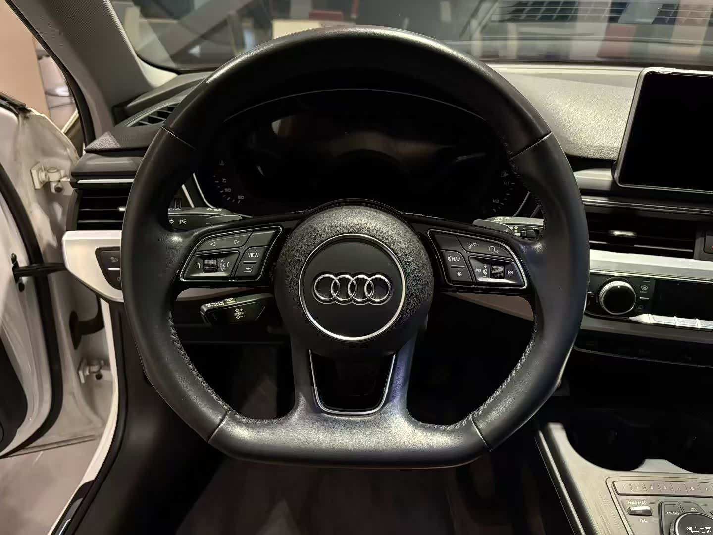 Audi A4L, 2018 9