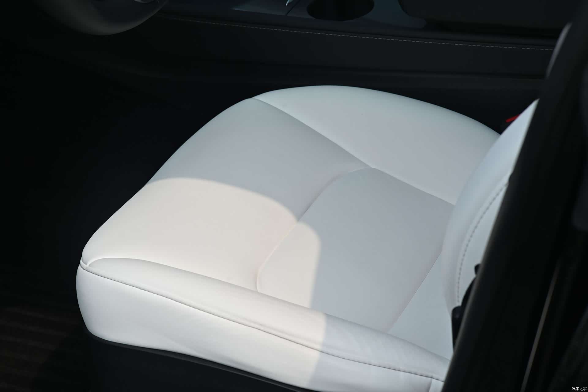 Tesla Model Y, 2023 12