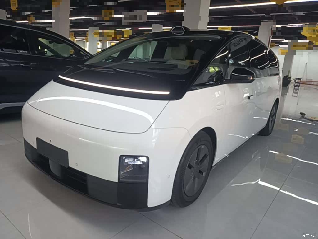 Li Auto MEGA, 2025 1