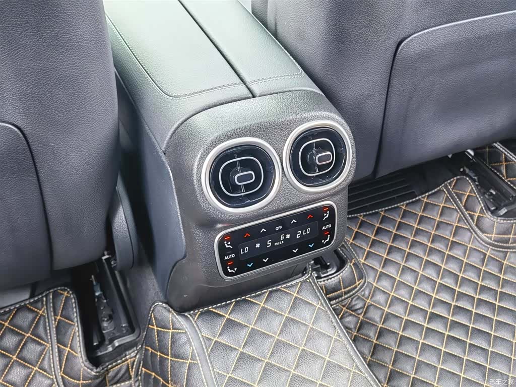 Mercedes-Benz GLC, 2023 35