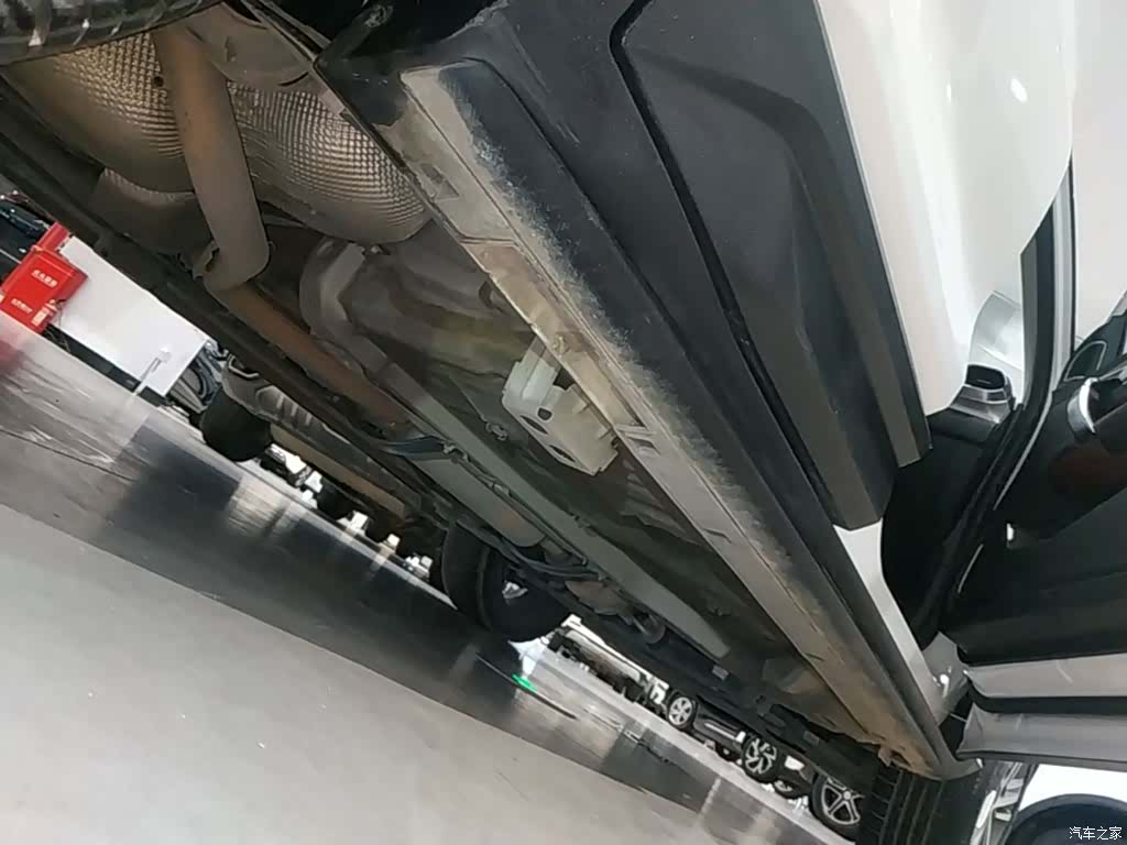 Geely Coolray, 2022 21