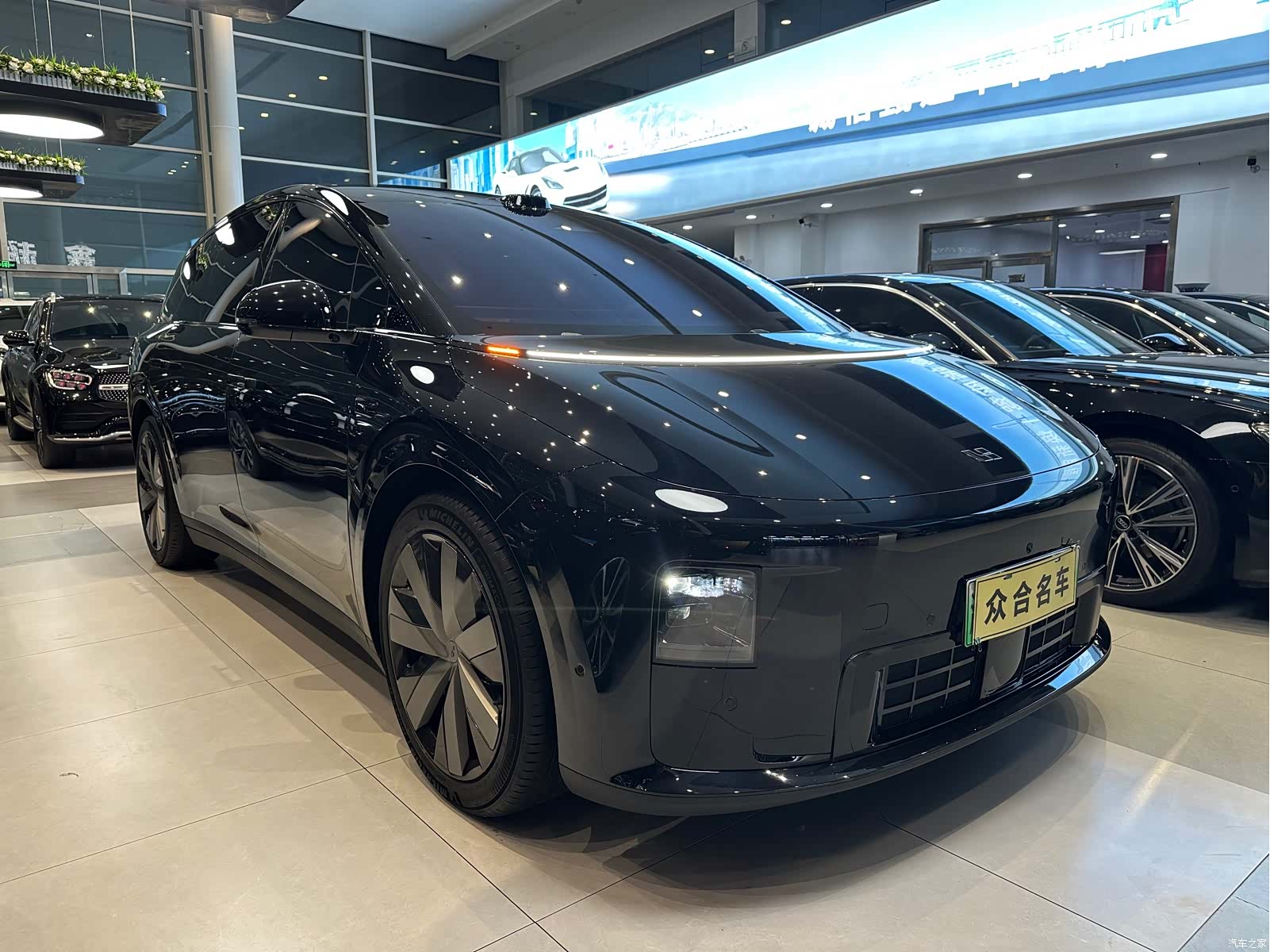 Li Auto i8, 2026 3