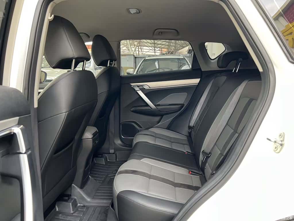 Geely Coolray, 2024 16