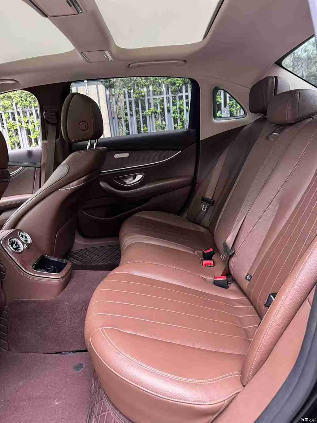 Mercedes-Benz E-Class, 2021 10