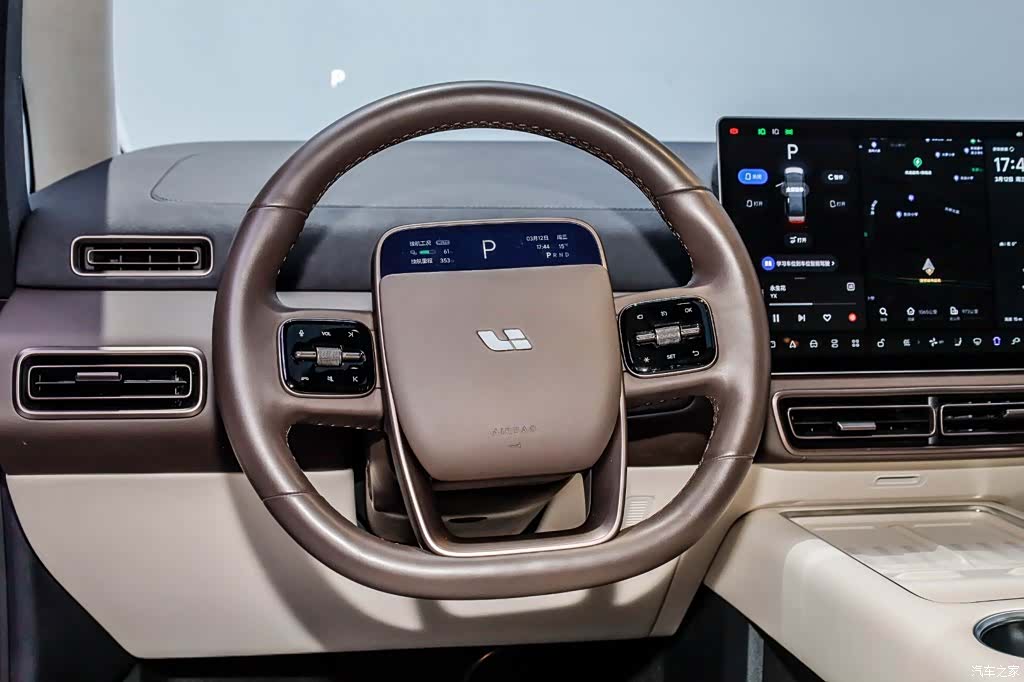 Li Auto MEGA, 2024 17