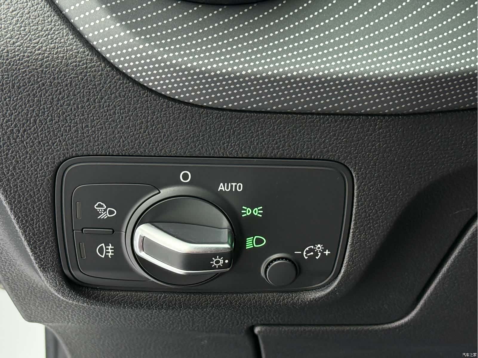 Audi Q2L, 2021 19