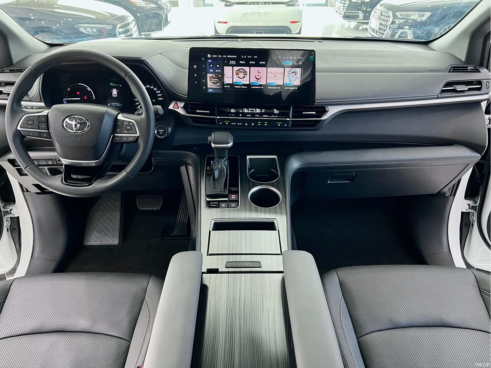 Toyota Sienna, 2025 9