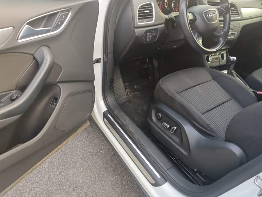 Audi Q3 2016, фото 12
