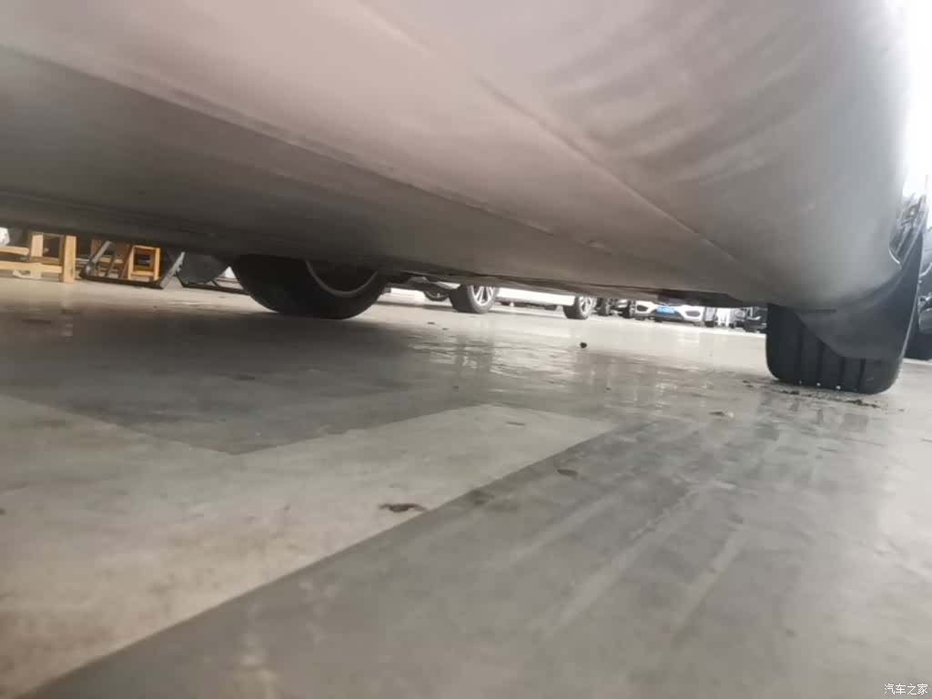 Tesla Model Y, 2023 21
