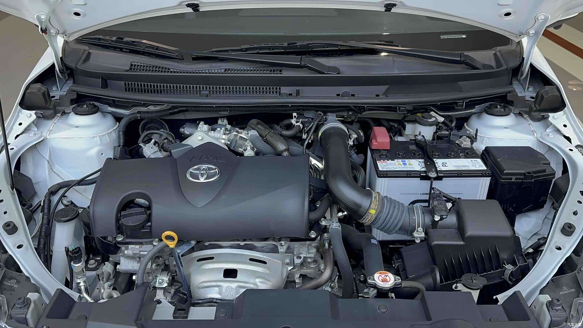 Toyota YARiS L, 2023 17