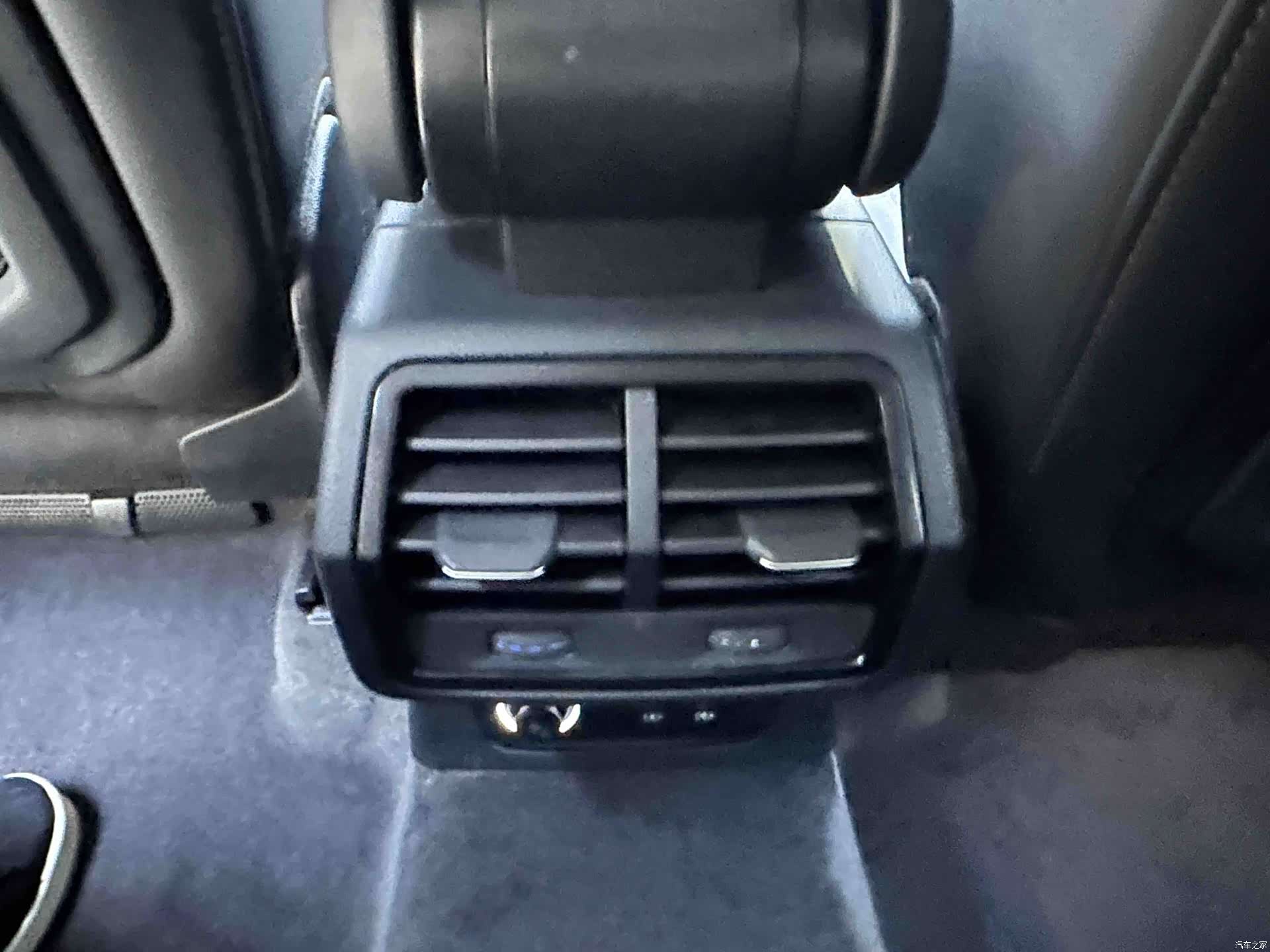 Audi Q3, 2023 16